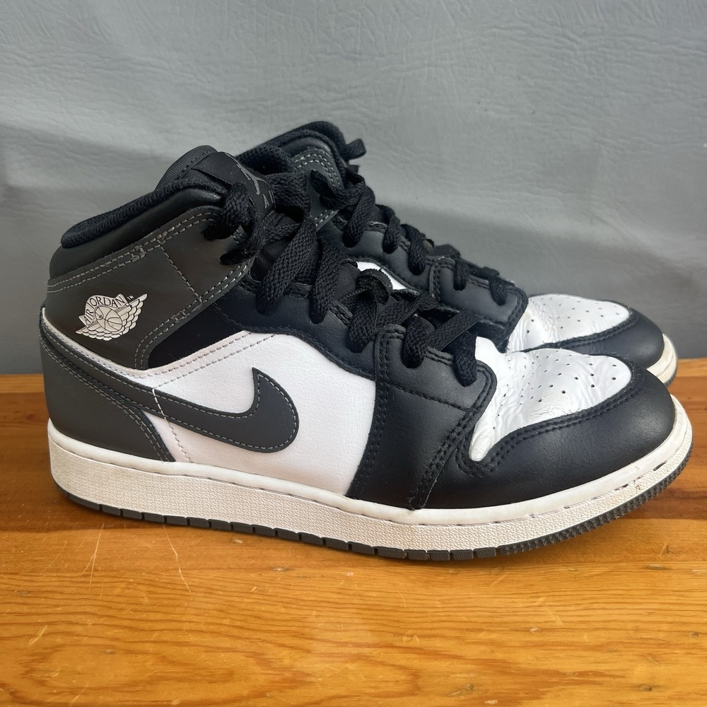 Jordan Air Jordan 1 Mid GS Black/White/Gray Leather Sneaker US 7Y